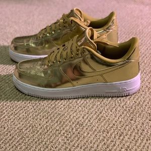 Nike Women’s Air Force 1 Low Gold Size 11